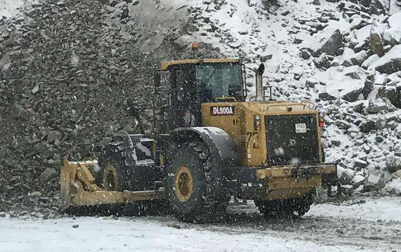 必发轮推在露天矿山施工