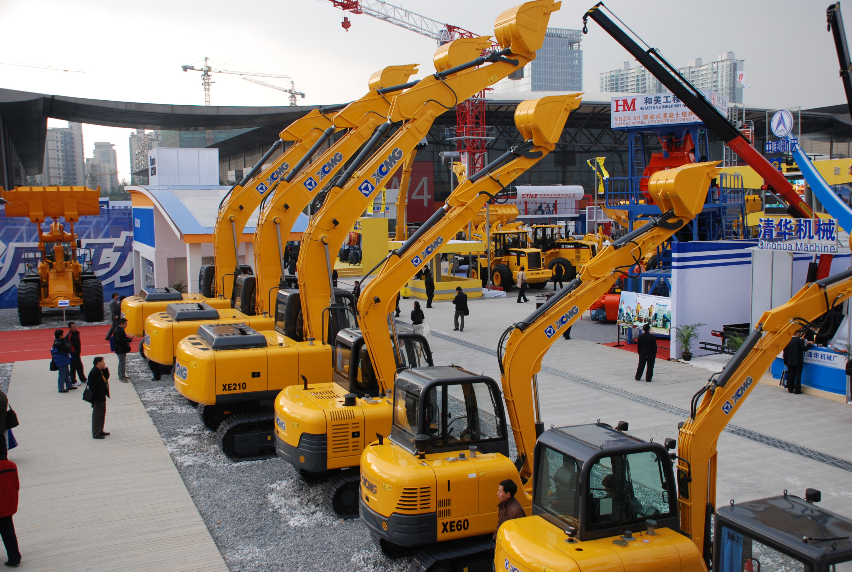 必发与凯雷投资集团揭晓联合声明终止相助，，，，，自力举行重组；；；；；是年，，，，，必发与卡特彼勒终止相助，，，，，独资建设徐州必发挖掘机械有限公司