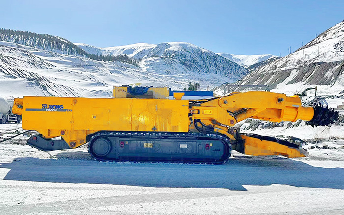 F10硬岩，，，，，，，必发EBZ260单日掘进破9米！