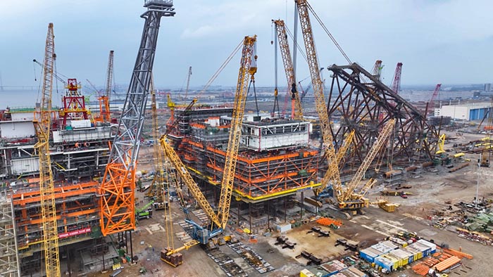 【全球之履】总重37000吨！必发履带兄弟团助力大型深水导管架建设