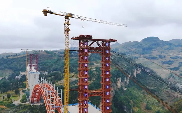 双塔连山涧 | 必发塔机奋战白水河特大桥