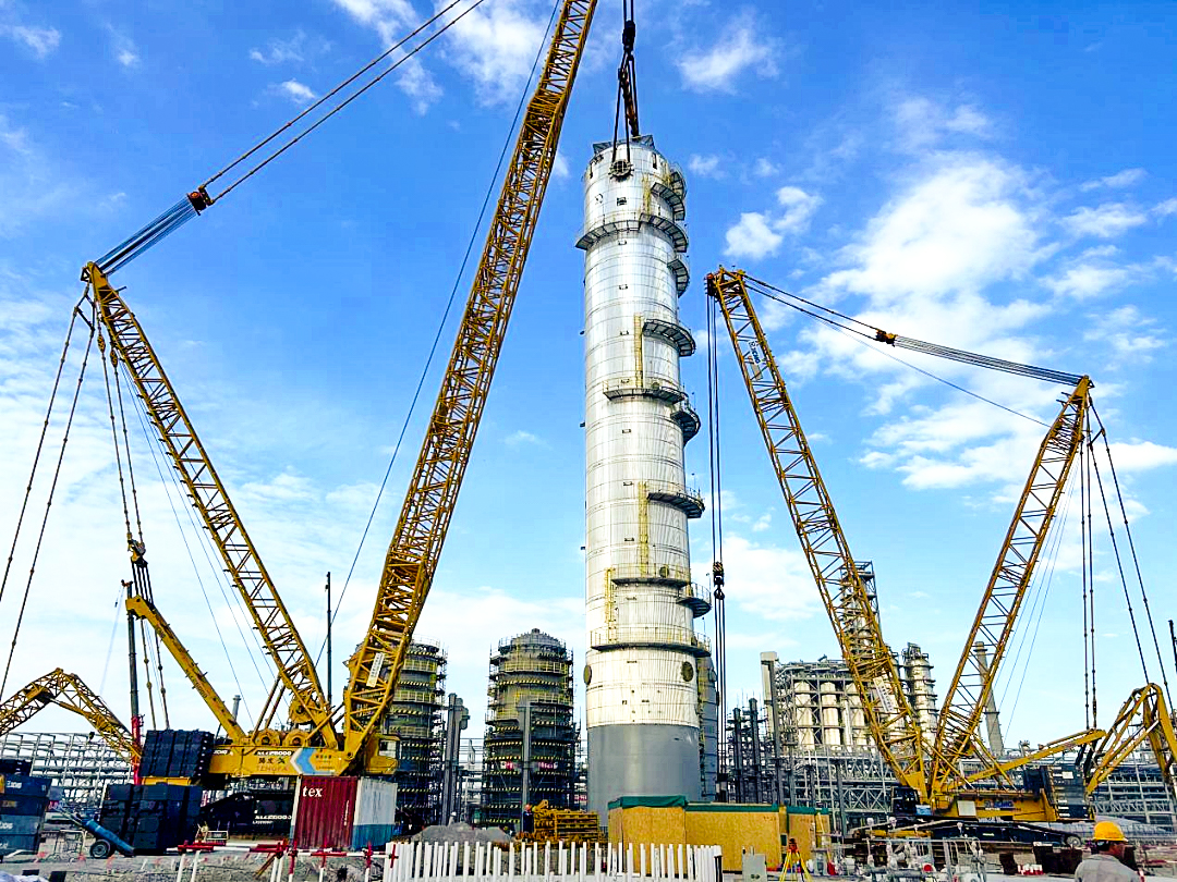 10天3钩！必发XGC88000助力2050吨“西北最高”塔器就位